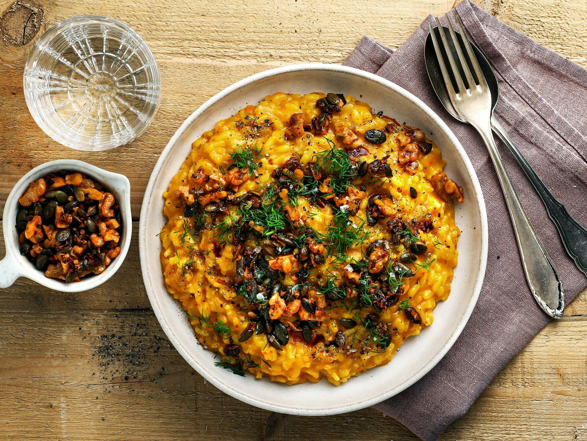 Kürbisrisotto mit gerösteten Kernen